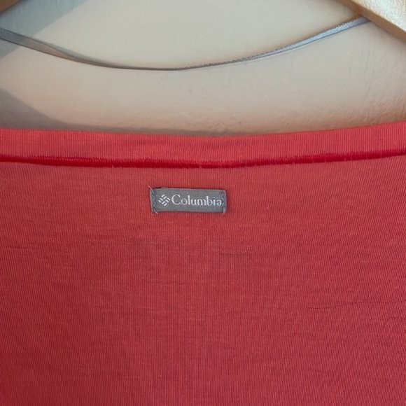 ‼️FREE‼️ with bundle of 2+‼️ Columbia peach/pink activewear t-shirt XS/S - Picture 7 of 8